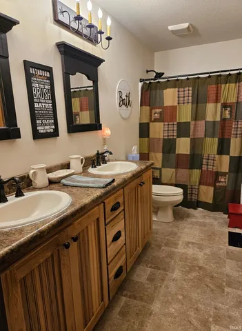 $399,000 | 8125 East Old U S 33 Highway, Churubusco, IN 46723