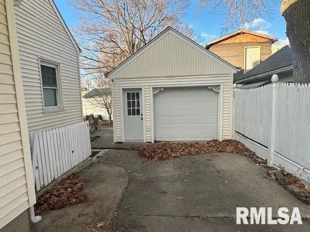 $1,600 | 209 East Cruger Avenue, Eureka, IL 61530