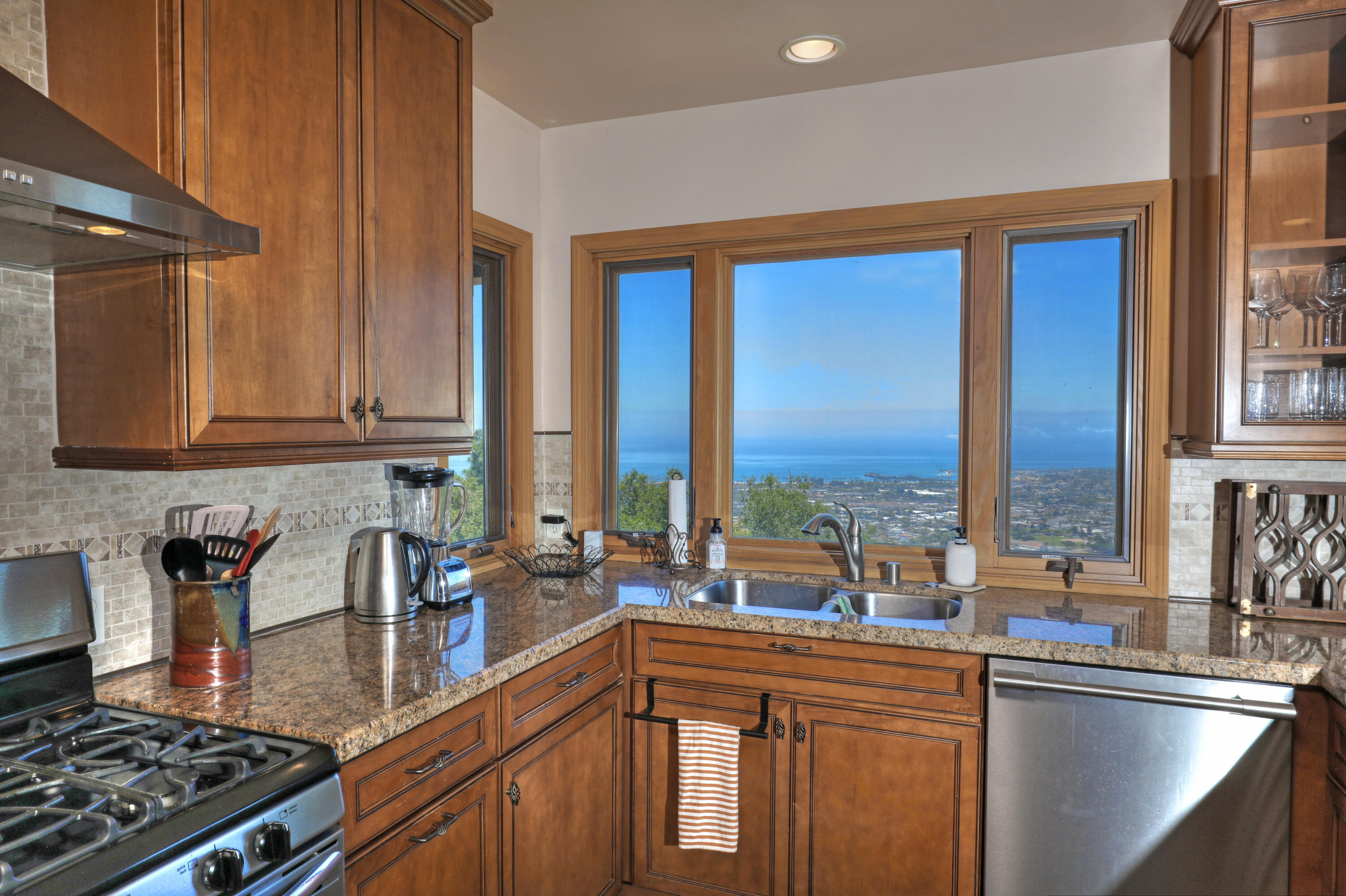 940 Arbolado Road Santa Barbara, CA 93103 - Photo 13 of 18 Kitchen view