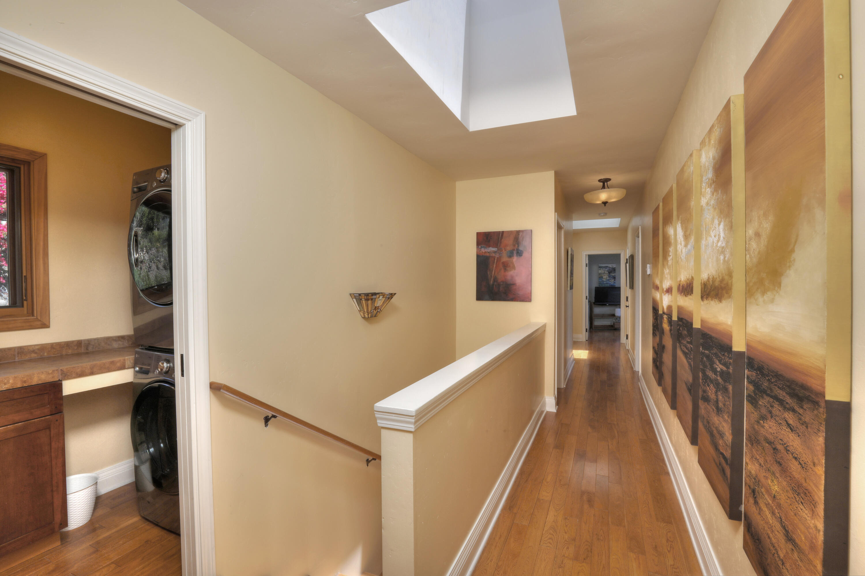 940 Arbolado Road Santa Barbara, CA 93103 - Photo 10 of 18 Hallway