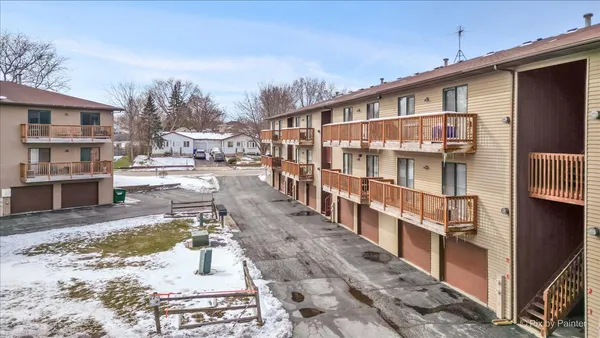 $209,900 | 565 Dean Street, Unit F, South Elgin, IL 60177