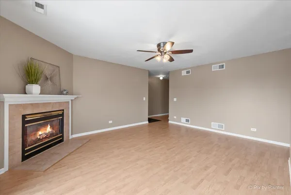 $209,900 | 565 Dean Street, Unit F, South Elgin, IL 60177