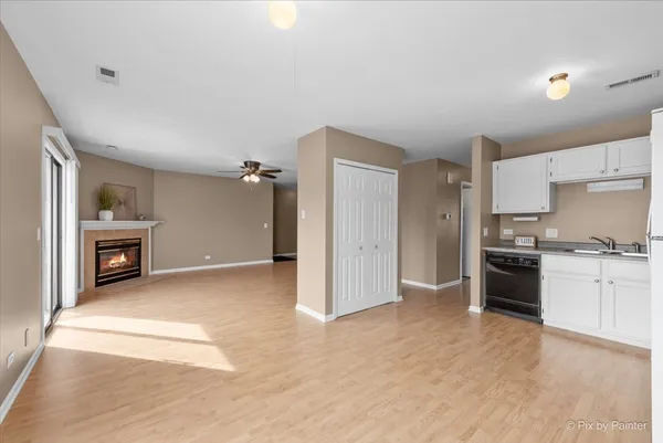$209,900 | 565 Dean Street, Unit F, South Elgin, IL 60177