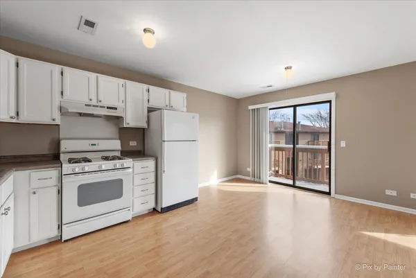 $209,900 | 565 Dean Street, Unit F, South Elgin, IL 60177
