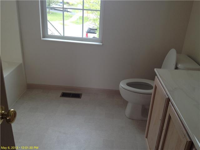2005 Waymont Road Columbus, OH 43229 - Photo 9 of 20 Gallery Image 9