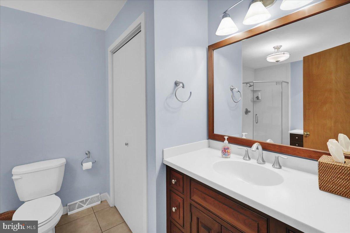 7 Hessian Boulevard Reading, PA 19607 - Photo 29 of 71 Modern bathroom with elegant finishes.