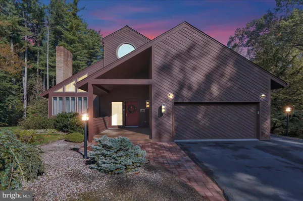 $649,900 | 7 Hessian Boulevard, Reading, PA 19607