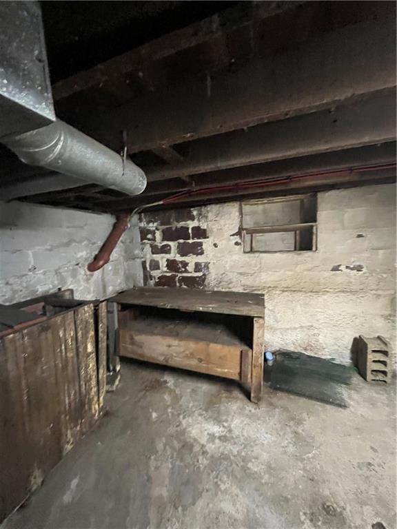 924 Locust Avenue Monessen, PA 15062 - Photo 19 of 25 a view of room