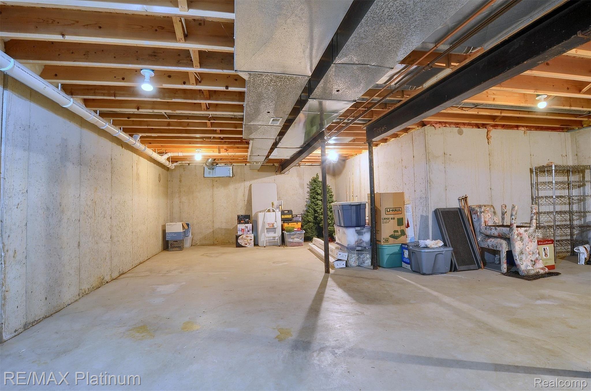4799 East Clyde Road Howell, MI 48855 - Photo 26 of 38 26-Lower Level.jpg