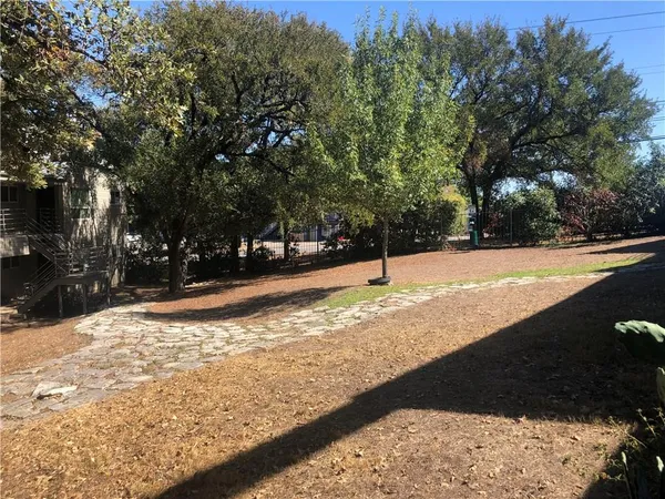$1,250 | 1514 Parker Lane, Unit 104, Austin, TX 78741