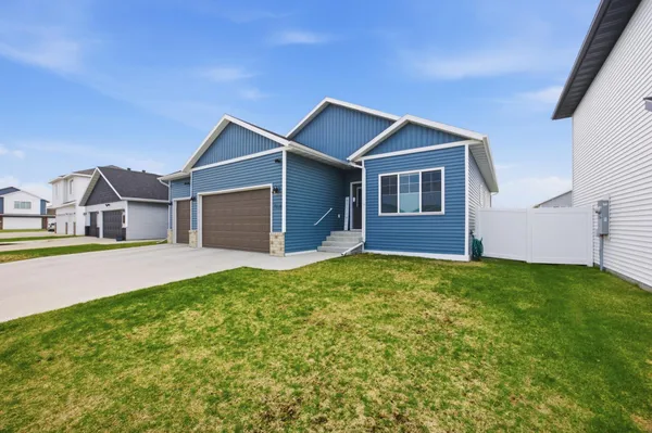 $510,000 | 7238 27th Street South, Fargo, ND 58104