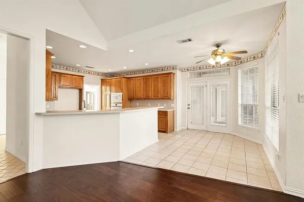 $495,000 | 1001 West Remington Park Drive, Terrell, TX 75160