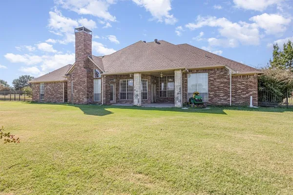 $495,000 | 1001 West Remington Park Drive, Terrell, TX 75160