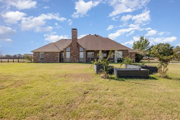 $495,000 | 1001 West Remington Park Drive, Terrell, TX 75160