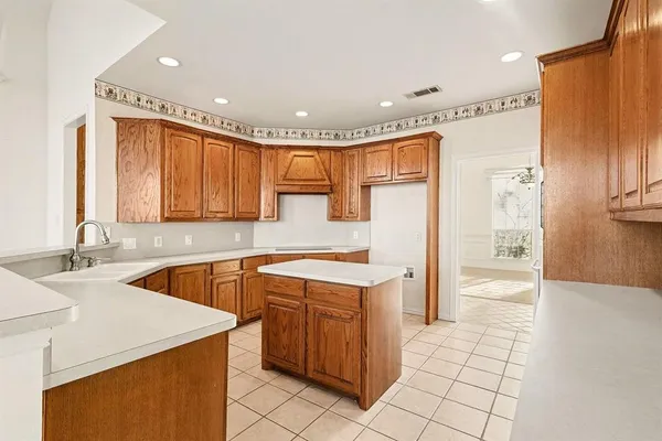 $495,000 | 1001 West Remington Park Drive, Terrell, TX 75160