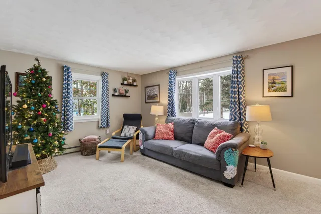 $549,900 | 1 Jeanne Drive, Topsham, ME 04086