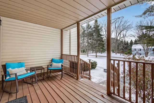 $549,900 | 1 Jeanne Drive, Topsham, ME 04086