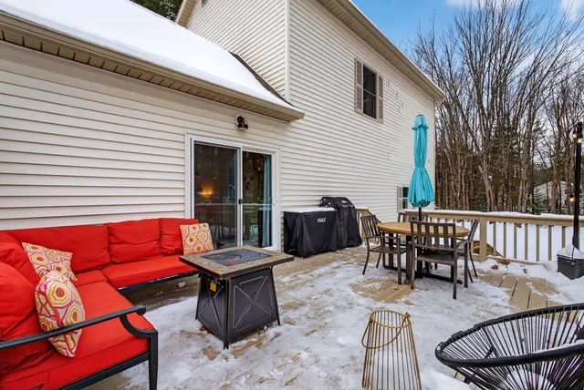 $549,900 | 1 Jeanne Drive, Topsham, ME 04086