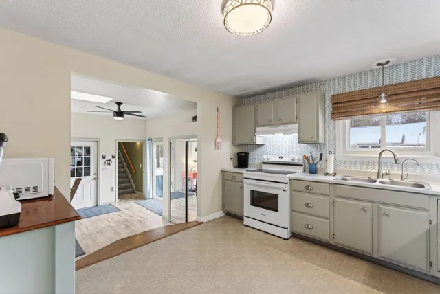 $549,900 | 1 Jeanne Drive, Topsham, ME 04086