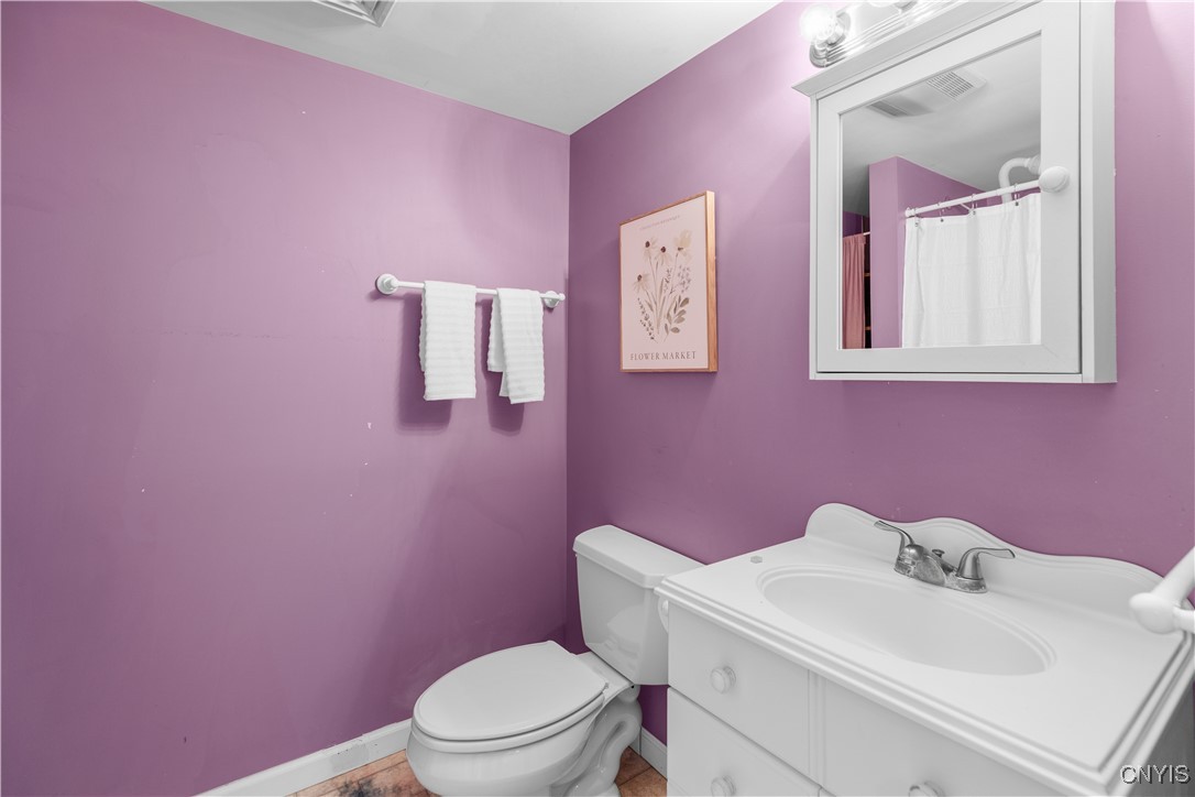 7428 Townline Road Rome, NY 13440 - Photo 11 of 32 Inlaw Main Bath