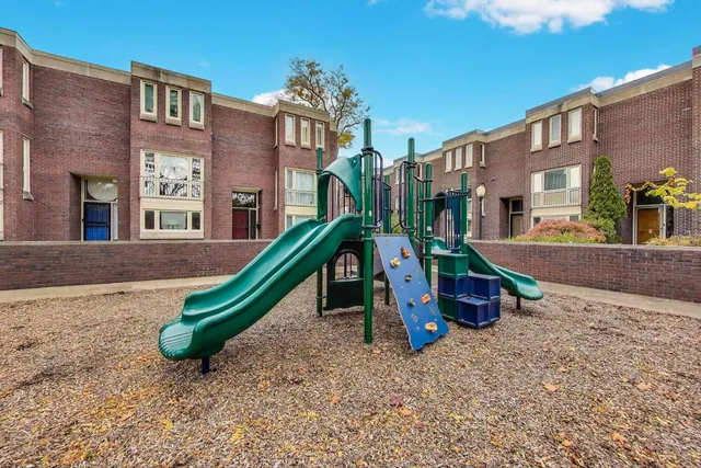 $3,200 | 2803 South Michigan Avenue, Unit A, Chicago, IL 60616