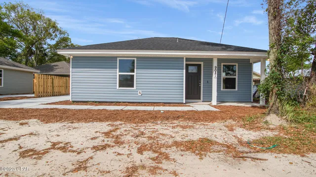 $1,395 | 908 Mulberry Avenue, Unit A, Panama City, FL 32401
