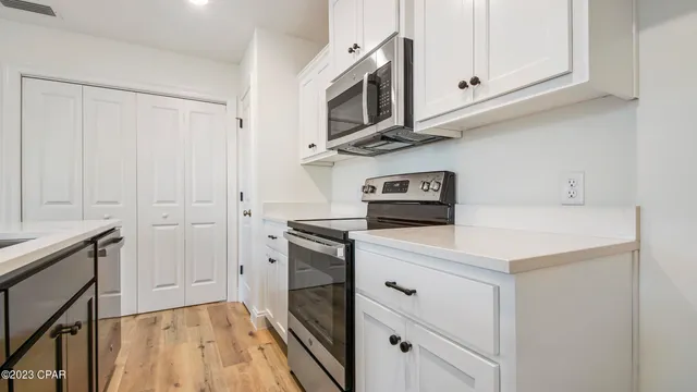 $1,395 | 908 Mulberry Avenue, Unit A, Panama City, FL 32401