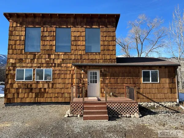 $379,999 | 704 13th Street, Salmon, ID 83467