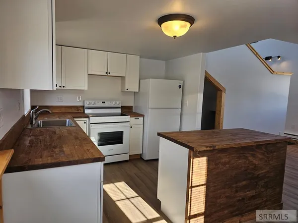 $379,999 | 704 13th Street, Salmon, ID 83467