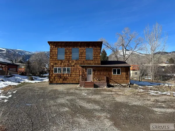 $379,999 | 704 13th Street, Salmon, ID 83467