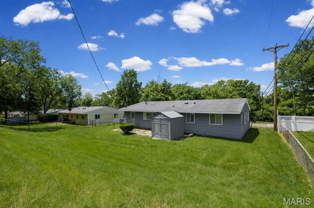 404 Spring Meadows Drive Manchester, MO 63011 - Photo 2 of 39