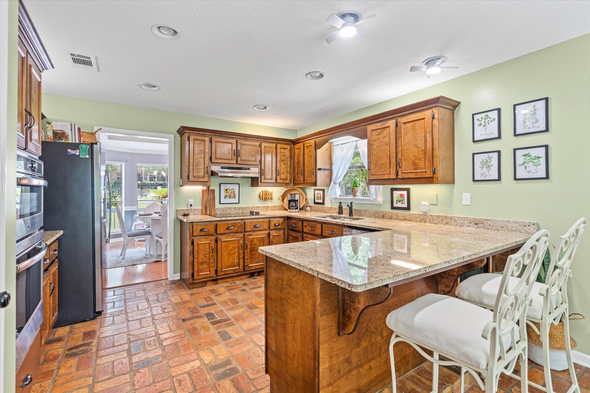 107 Hemphill Circle Daphne, AL 36526 - Photo 8 of 35 Kitchen