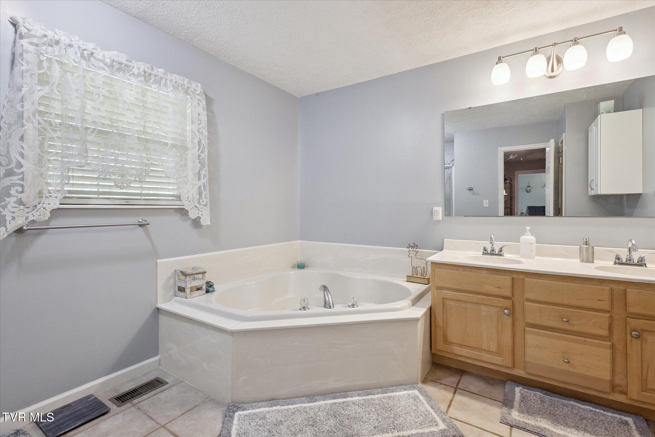 7717 Greenbriar Road Talbott, TN 37877 - Photo 14 of 63 16-7717-Greenbriar-rd-Talbott-TN-37877-W