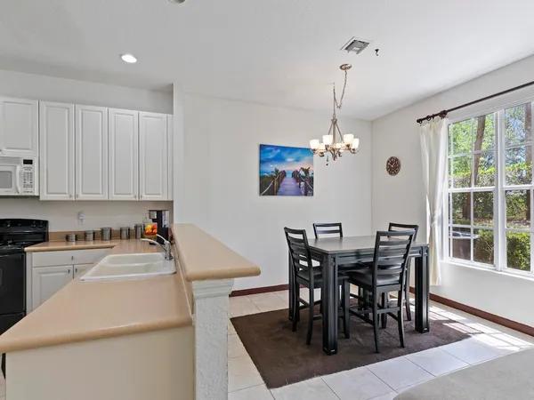 $2,200 | 9945 East Villa Circle, Vero Beach, FL 32966