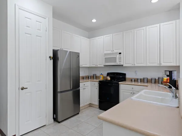$2,200 | 9945 East Villa Circle, Vero Beach, FL 32966