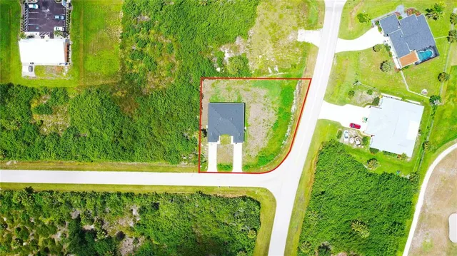 a view of an outdoor space