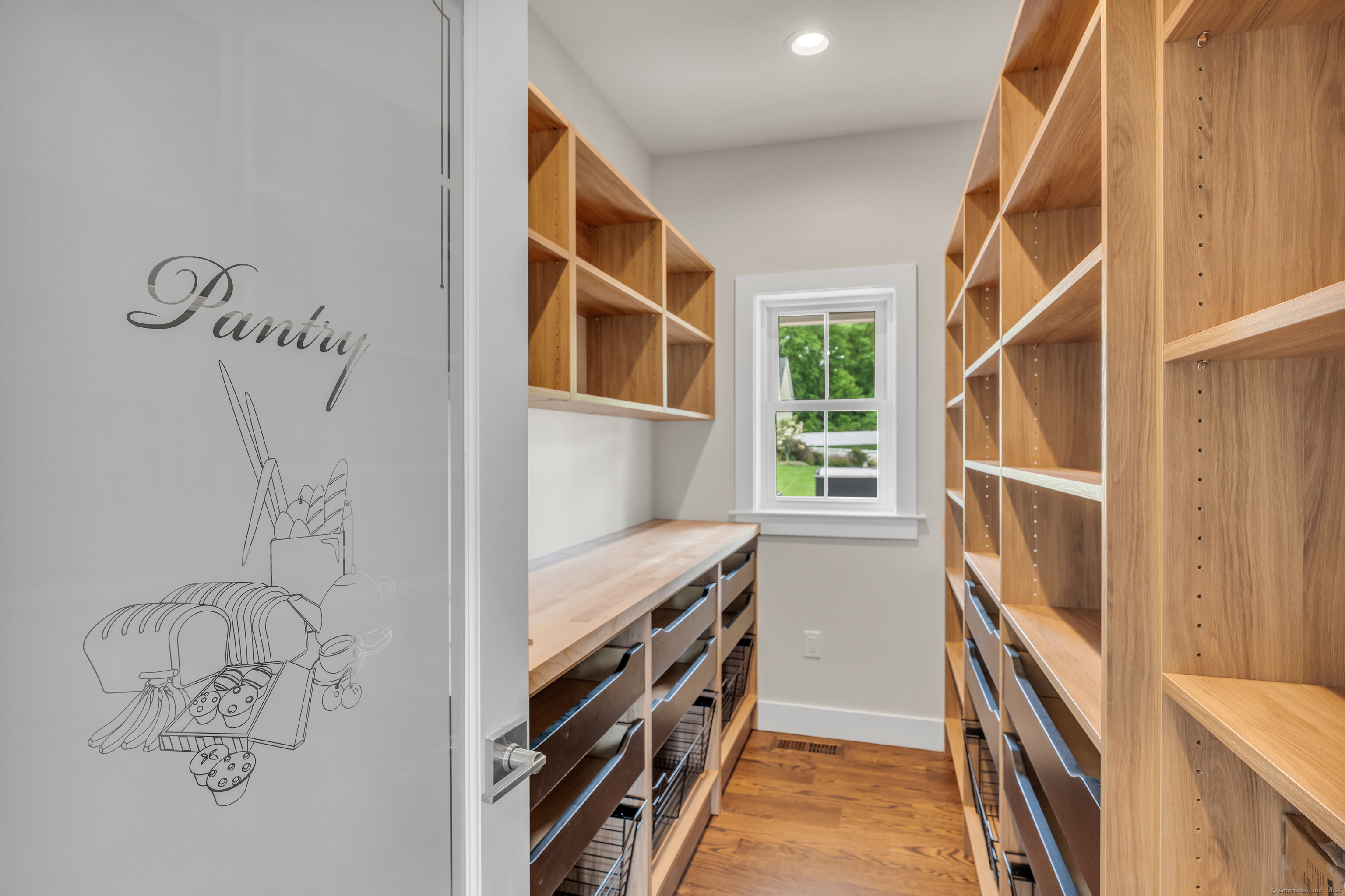 11 Buttonball Road Old Lyme, CT 06371 - Photo 11 of 38 Example of a pantry design