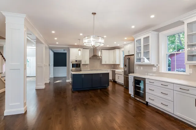 $1,250,000 | 11 Buttonball Road, Old Lyme, CT 06371