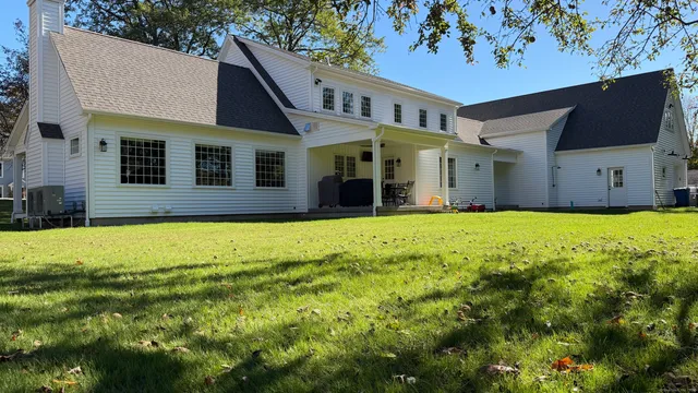 $1,250,000 | 11 Buttonball Road, Old Lyme, CT 06371