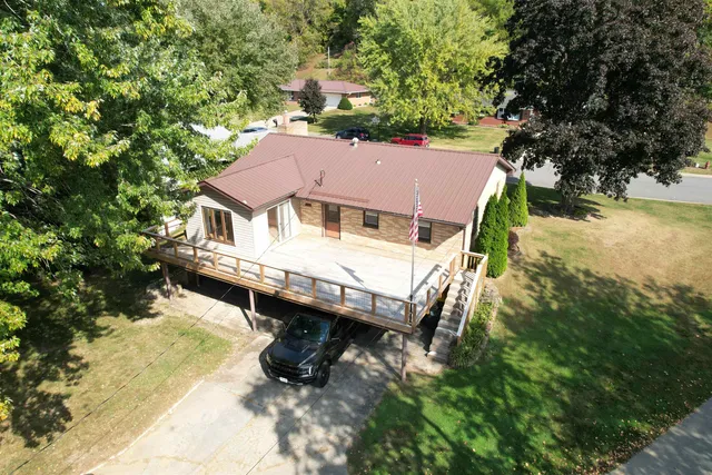 $199,000 | 609 Mulberry Drive, Cassville, WI 53806