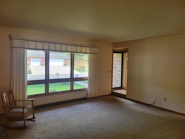 $199,000 | 609 Mulberry Drive, Cassville, WI 53806