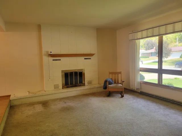 $199,000 | 609 Mulberry Drive, Cassville, WI 53806