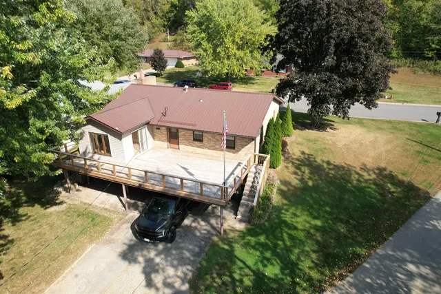 $199,000 | 609 Mulberry Drive, Cassville, WI 53806