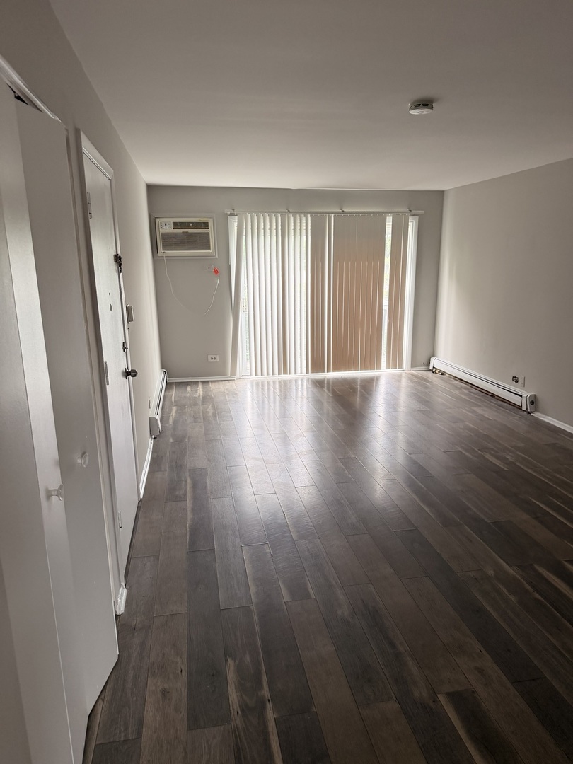 10479 Dearlove Road, Unit 2A Glenview, IL 60025 - Photo 5 of 10 Gallery Image 5