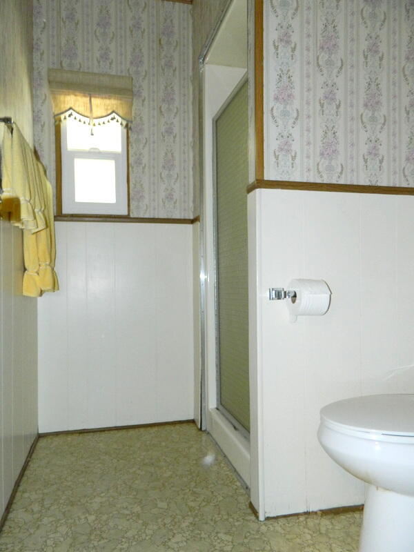 301 Bandy Way Grants Pass, OR 97526 - Photo 20 of 30 Master ShowerShower