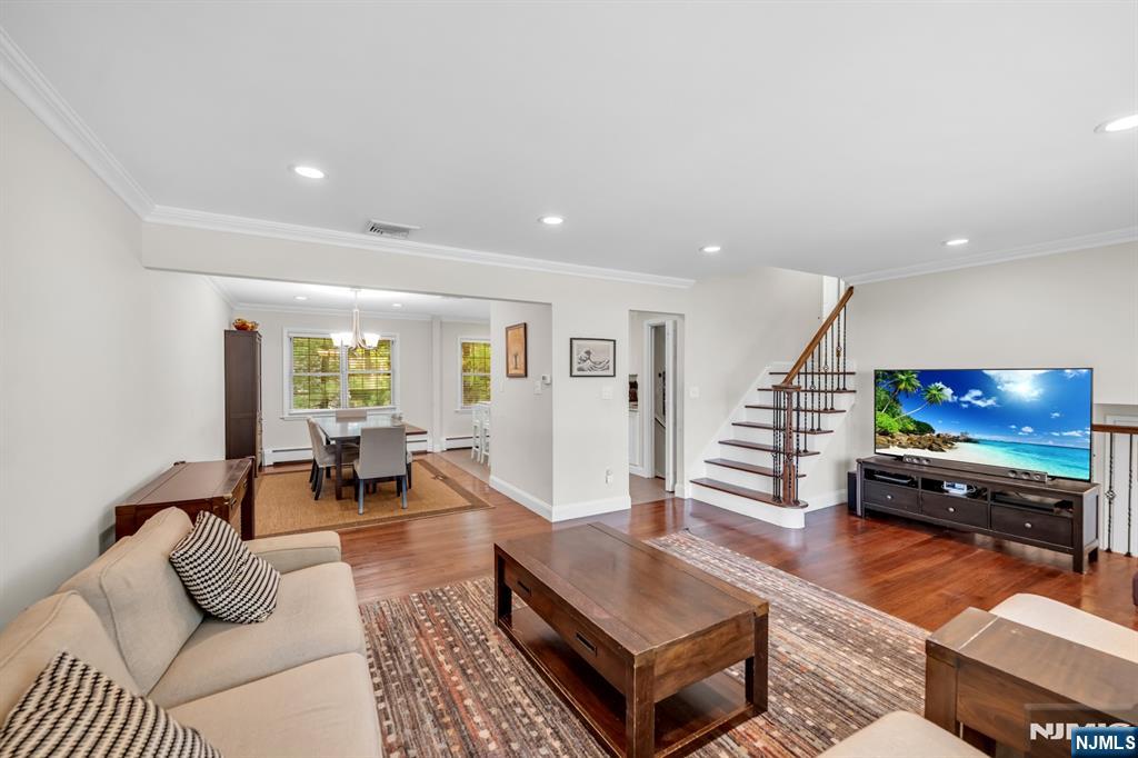 364 Knickerbocker Road Cresskill, NJ 07626 - Photo 8 of 45