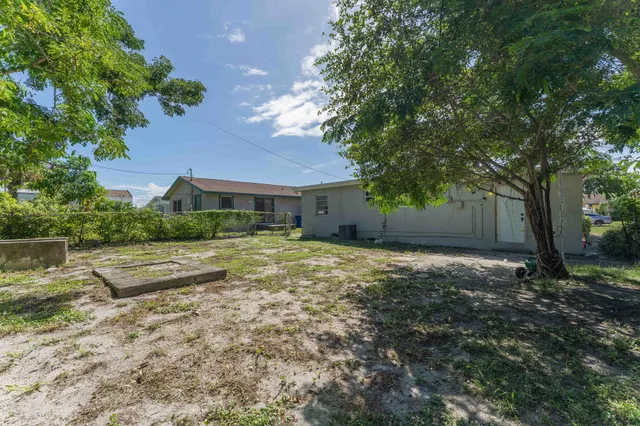 $379,000 | 1340 West 33rd Street, Riviera Beach, FL 33404