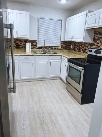 $379,000 | 1340 West 33rd Street, Riviera Beach, FL 33404