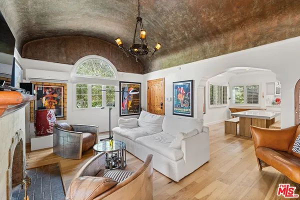 $4,385,000 | 6612 Waring Avenue, Los Angeles, CA 90038