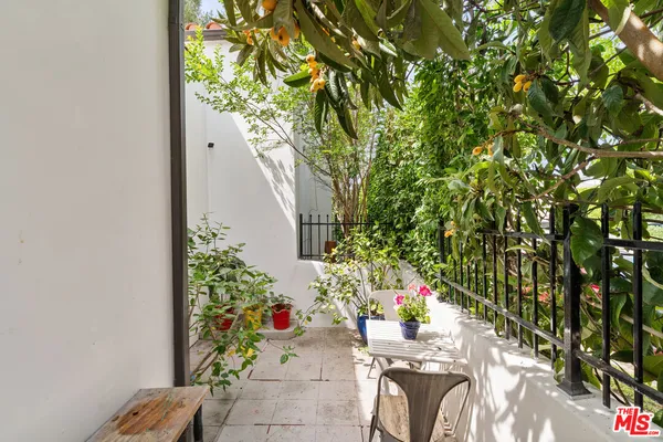 $4,385,000 | 6612 Waring Avenue, Los Angeles, CA 90038